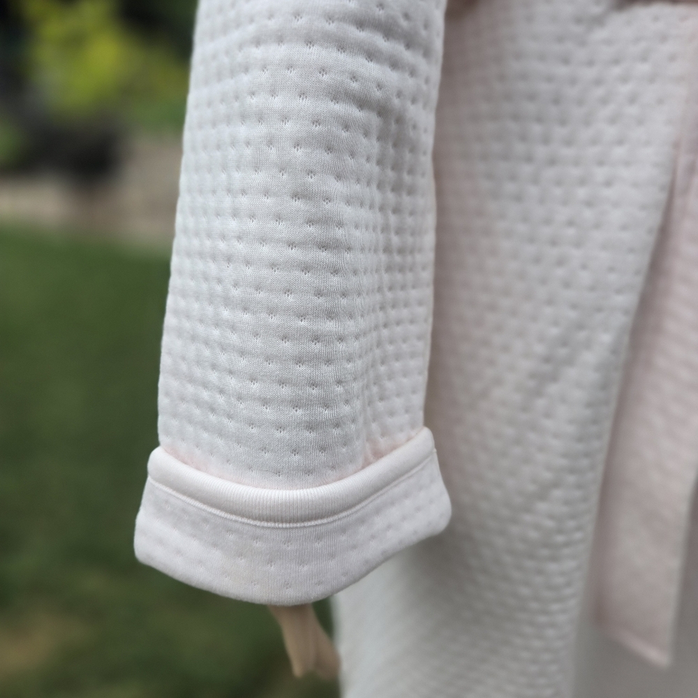Pink Robe - Picture 4 of 7